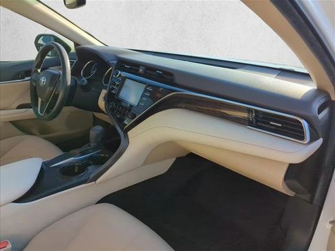 Used 2018 Toyota Camry LE w/ Convenience Package image 25