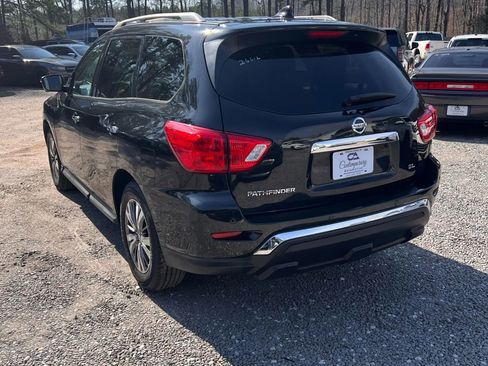 Used 2019 Nissan Pathfinder SL image 2