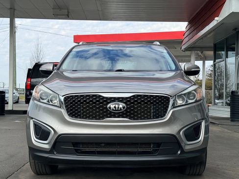 Used 2018 Kia Sorento FWD image 8