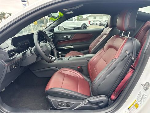 Used 2025 Ford Mustang GT Premium RWD image 12