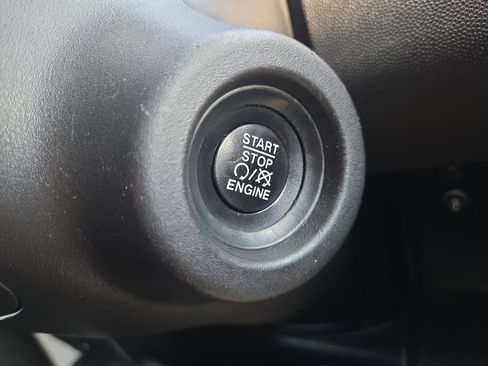 Used 2023 RAM ProMaster 2500 FWD image 31
