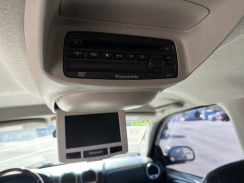 Used 2006 GMC Envoy Denali image 12