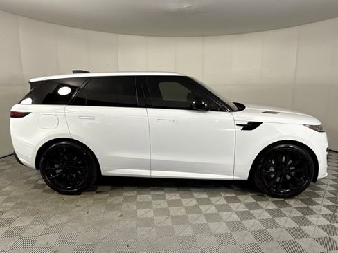 New 2026 Land Rover Range Rover Sport Dynamic SE AWD/4WD image 8