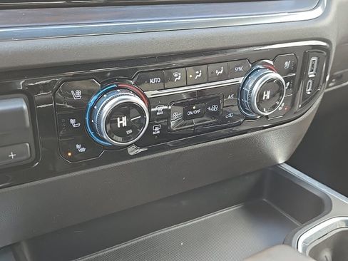 Used 2023 GMC Sierra 1500 SLT w/ SLT Convenience Package image 33