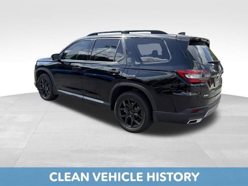 Used 2025 Honda Pilot Touring image 3