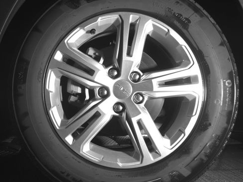 Used 2024 GMC Terrain SLE image 17