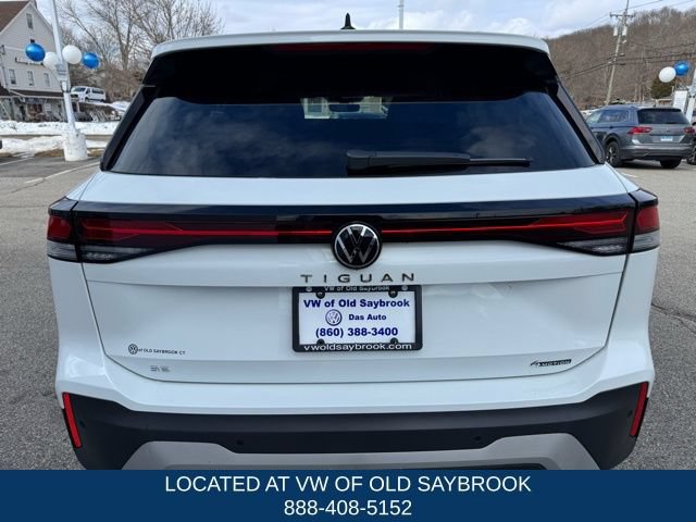 Used 2025 Volkswagen Tiguan SE AWD/4WD image 6