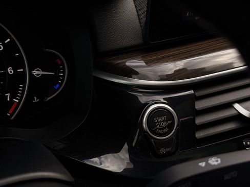 Used 2019 BMW 540i w/ M Sport Package image 42