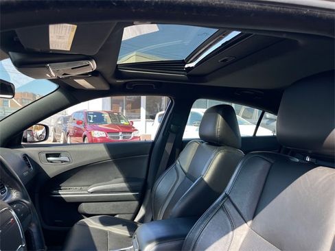 Used 2022 Dodge Charger SXT w/ Leather Interior Group image 10