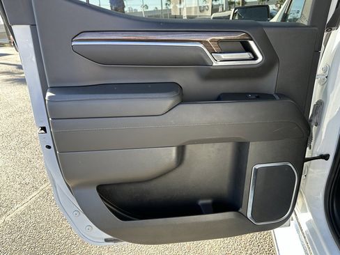 Used 2023 Chevrolet Silverado 1500 LT image 15