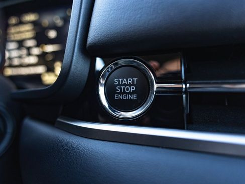 New 2026 Mitsubishi Outlander SE image 19