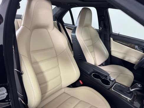 Used 2010 Mercedes-Benz C 63 AMG Sedan image 25
