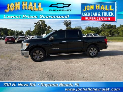 Used 2018 Nissan Titan SV w/ SV Convenience Package AWD/4WD image 4