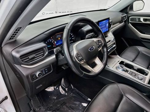 Used 2021 Ford Explorer XLT w/ Equipment Group 202A AWD/4WD image 9