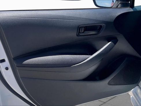 Used 2025 Toyota Corolla LE FWD image 21