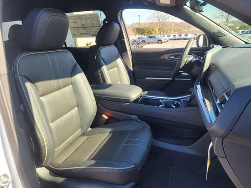 New 2026 Chevrolet Traverse High Country FWD image 10