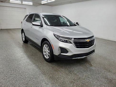 Used 2022 Chevrolet Equinox LT image 3