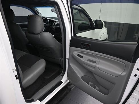 Used 2013 Toyota Tacoma 4x4 Double Cab image 16