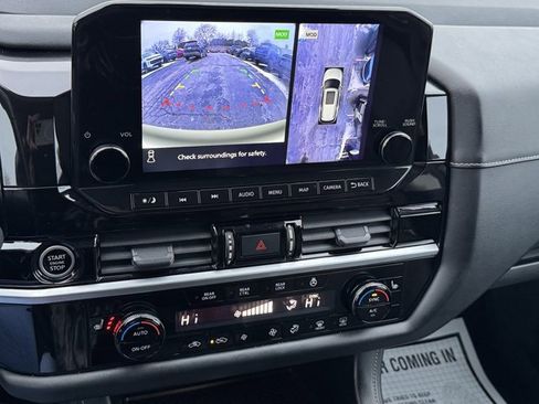 Used 2022 Nissan Pathfinder SL image 31