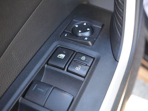 Used 2023 Toyota RAV4 LE AWD/4WD image 8