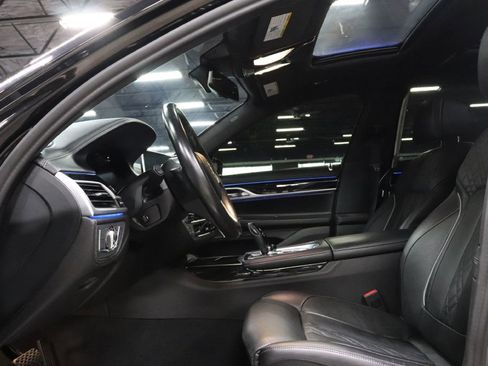 Used 2022 BMW ALPINA B7 xDrive image 10