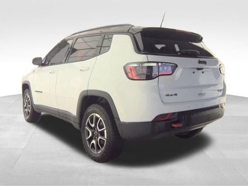 Used 2025 Jeep Compass Trailhawk image 6