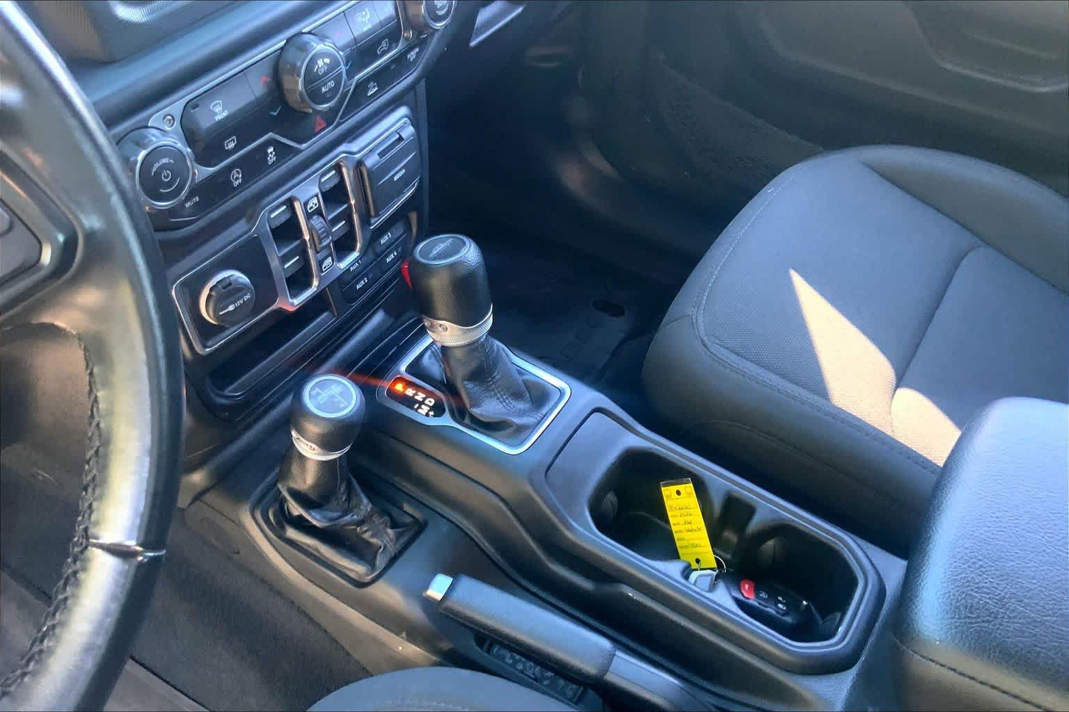 Used 2022 Jeep Gladiator Sport AWD/4WD image 14