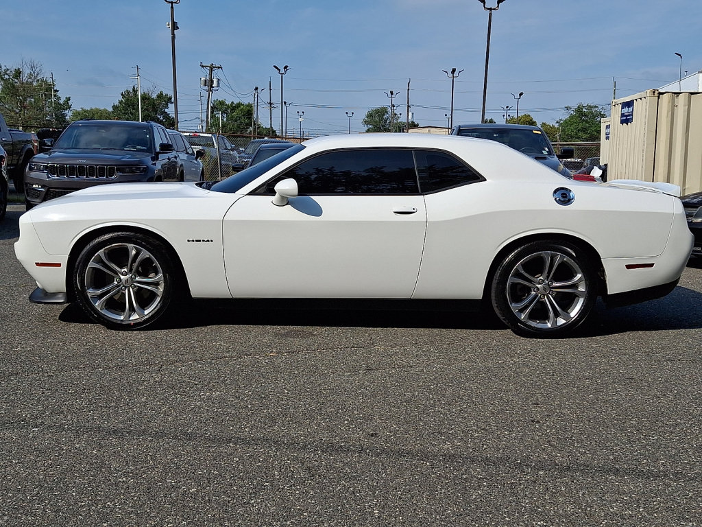 Used 2022 Dodge Challenger R/T RWD image 2