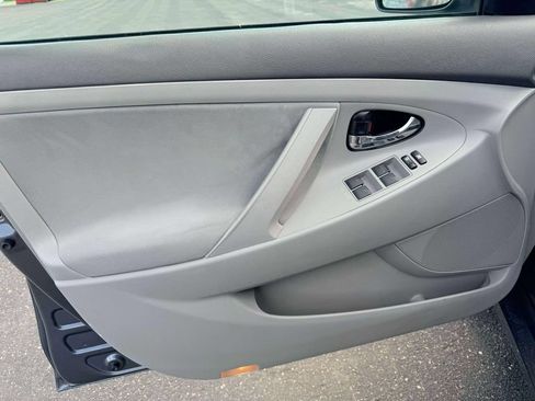 Used 2010 Toyota Camry Hybrid FWD image 14