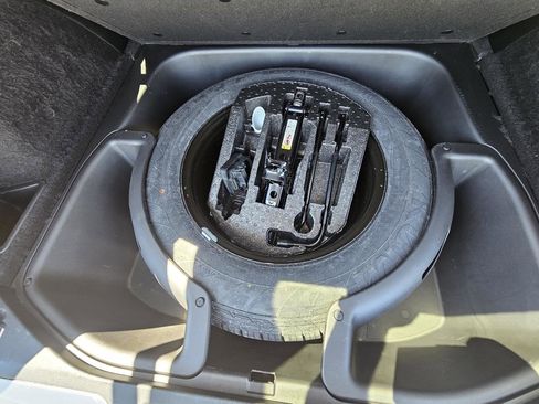 Used 2017 Jeep Grand Cherokee Overland AWD/4WD image 28