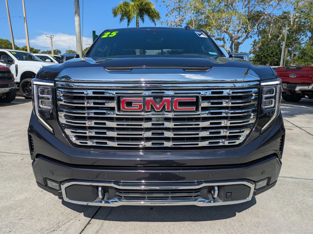 Used 2025 GMC Sierra 1500 Denali w/ Technology Package AWD/4WD image 8