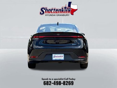 Used 2024 Toyota Prius LE FWD image 7