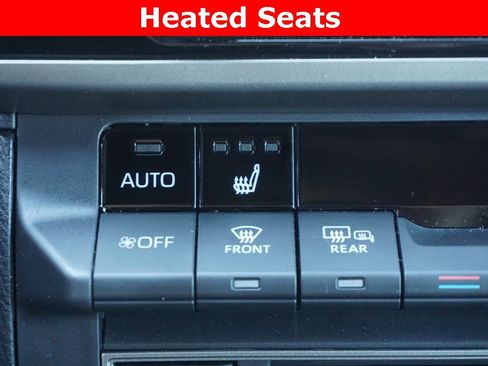 Used 2025 Toyota Camry SE w/ Convenience Package image 7