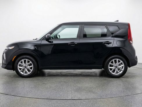 Used 2025 Kia Soul LX w/ LX Technology Package image 5