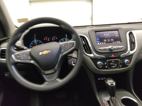Used 2020 Chevrolet Equinox LS w/ LS Convenience Package FWD image 22