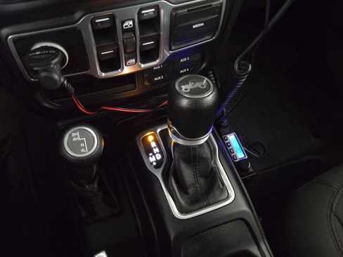 Used 2018 Jeep Wrangler Unlimited Sport S image 26