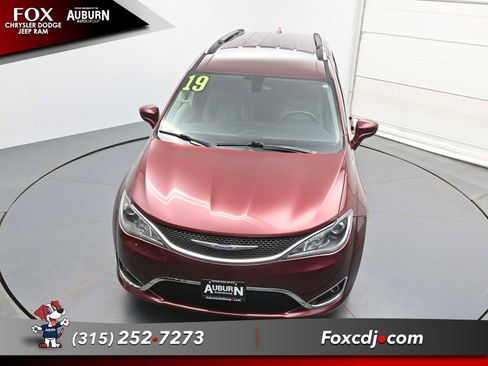 Used 2019 Chrysler Pacifica Touring-L Plus FWD image 30