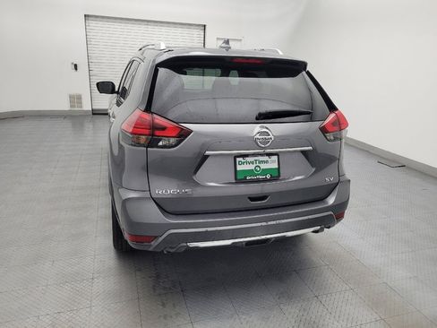 Used 2017 Nissan Rogue SV w/ SV Premium Package FWD image 6