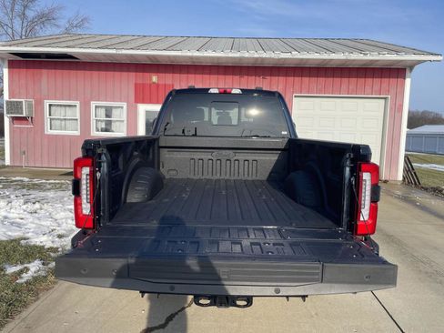 Used 2023 Ford F350 Platinum image 31