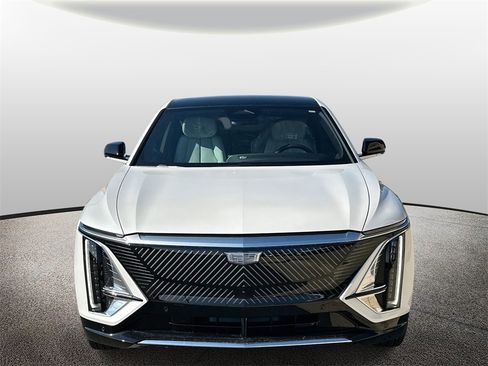 New 2025 Cadillac Lyriq Luxury image 6