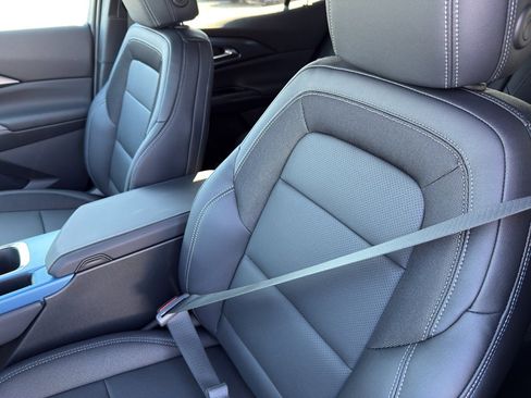 New 2026 Chevrolet Equinox EV LT image 14