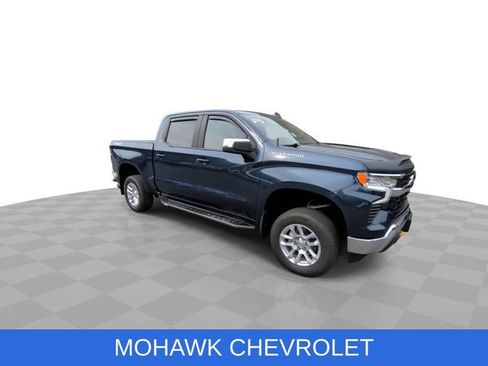 Used 2023 Chevrolet Silverado 1500 LT AWD/4WD image 2