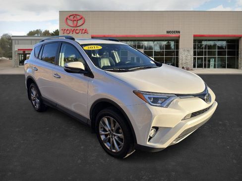 Used 2018 Toyota RAV4 Limited image 3
