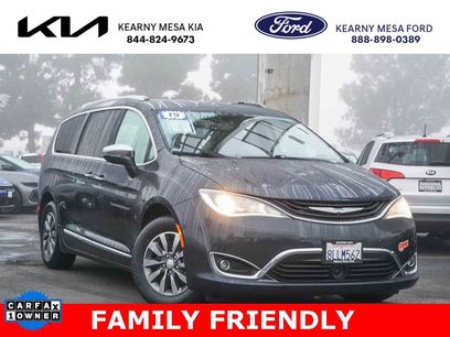 Used 2019 Chrysler Pacifica Limited w/ Advanced Safetytec Group