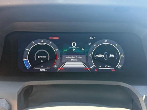 Used 2025 Toyota Tacoma TRD Sport AWD/4WD image 27