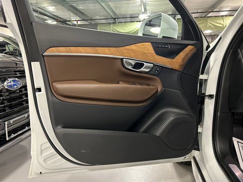 Certified 2023 Volvo XC90 T8 Plus w/ Protection Package AWD/4WD image 9