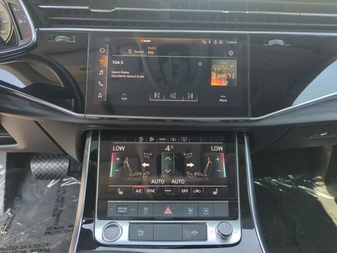 Used 2022 Audi Q8 Premium image 14
