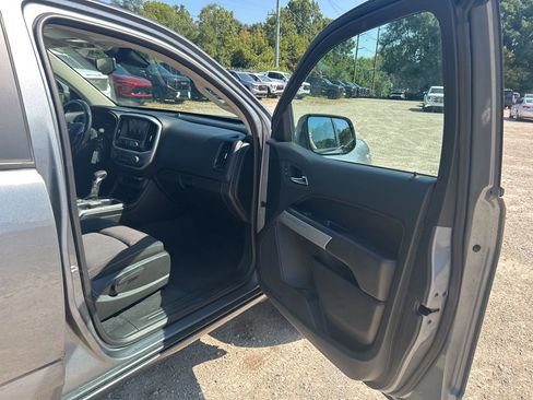 Used 2022 Chevrolet Colorado LT w/ Safety Package image 30