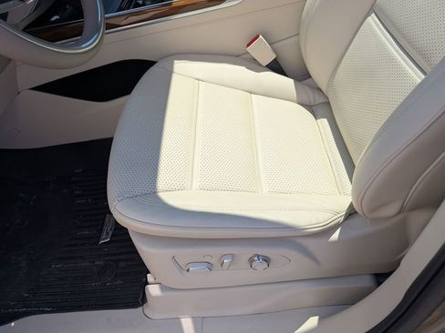 Used 2025 Cadillac Escalade Sport Platinum w/ LPO, Floor Liner Package AWD/4WD image 23