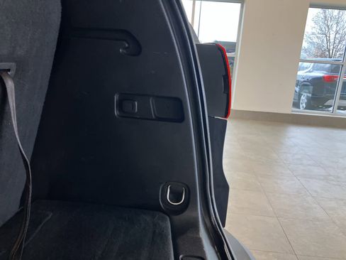 Used 2019 GMC Acadia SLT image 30